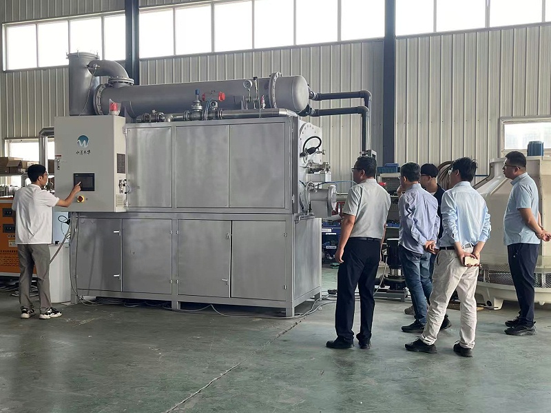 刮板式蒸發器-客戶來廠考察